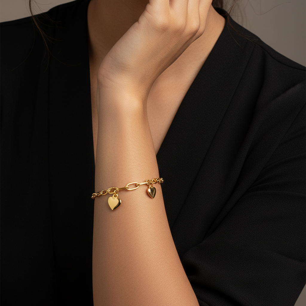 Bracelet délicat à maillons en forme de cœur