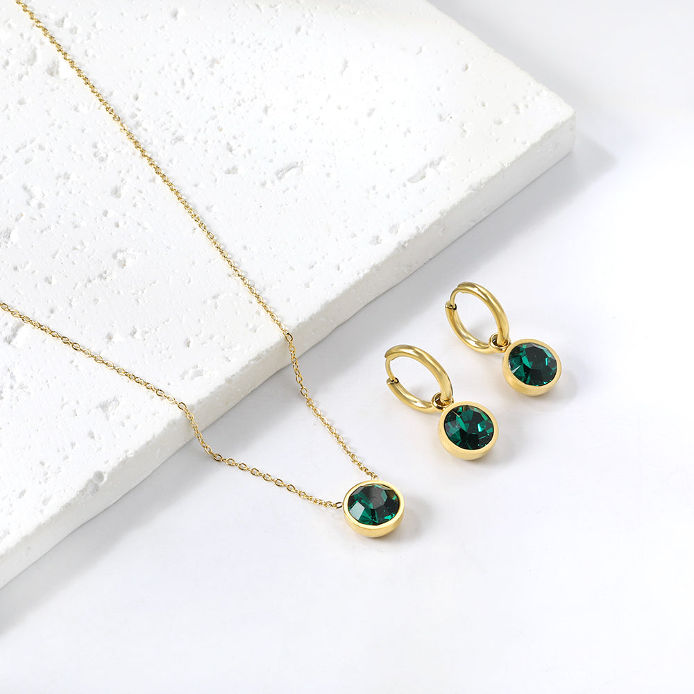 Radiant-Pearl-and-Diamond-Set
