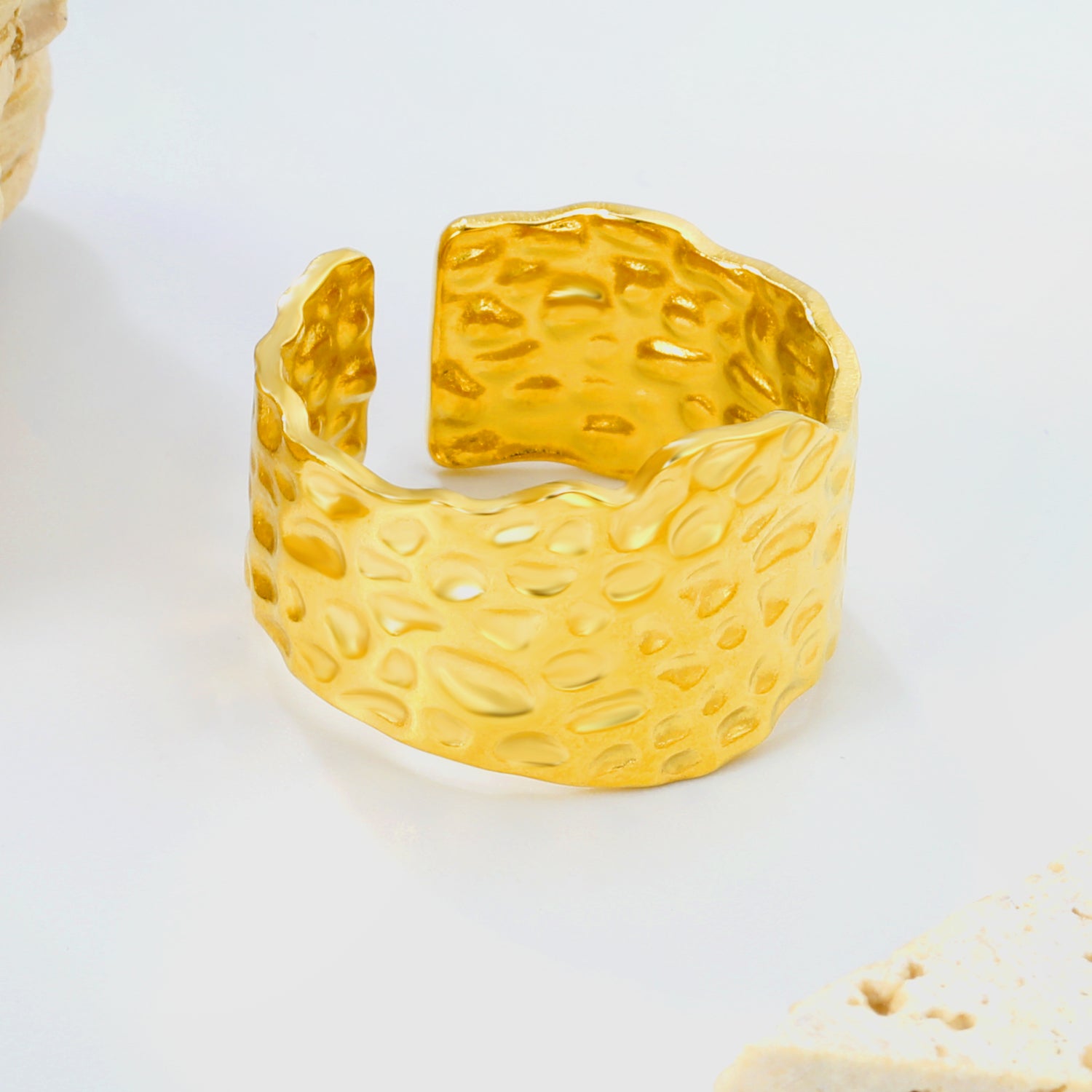 Wrinkle-Pattern-Luxe-Ring