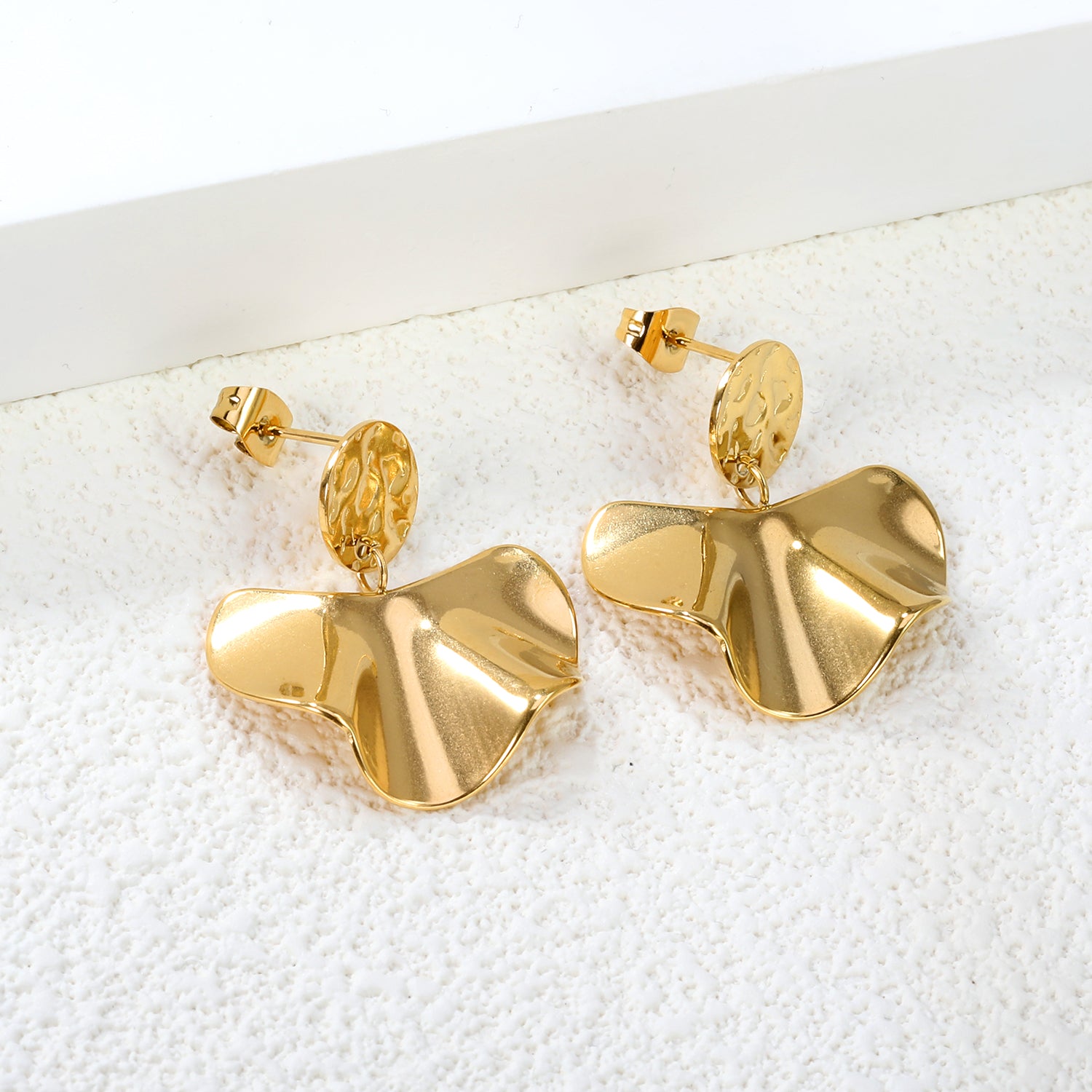Textured-Scallop-Circle-Earrings