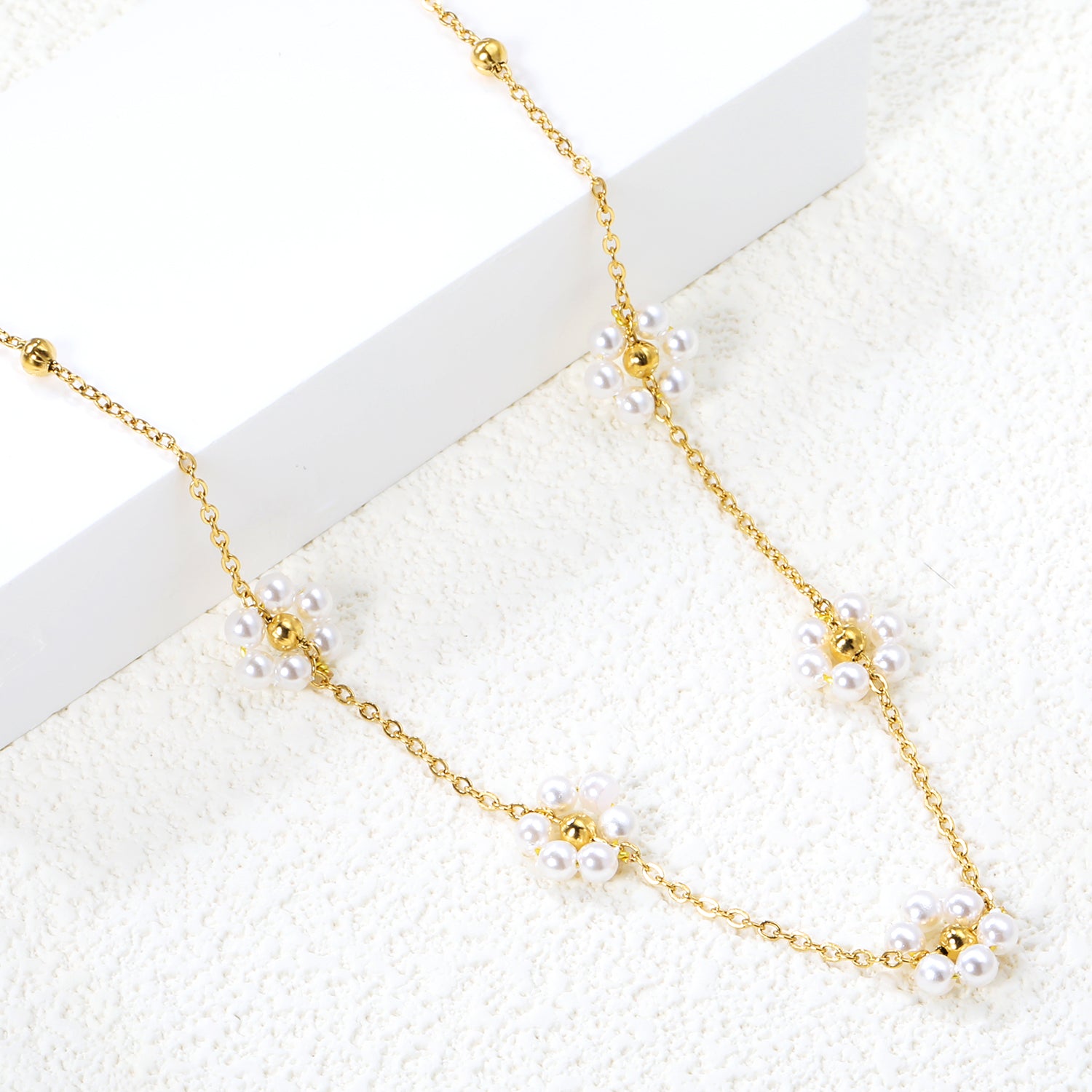 Floral-Pearl-Pendant-Necklace