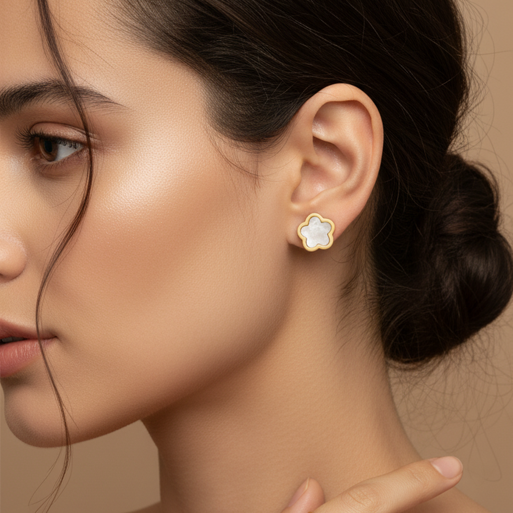 Clous d'oreilles en fleur de perle