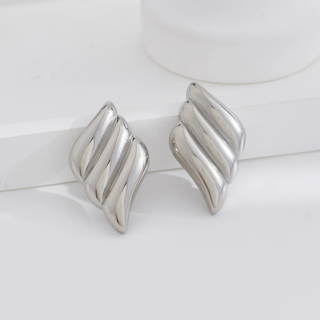 Winged-Geometry-Studs